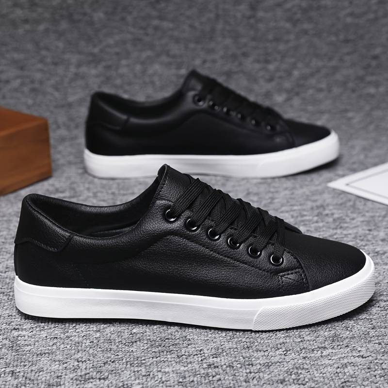 Sneakers Bianche – Eleganza Semplice e Versatilità