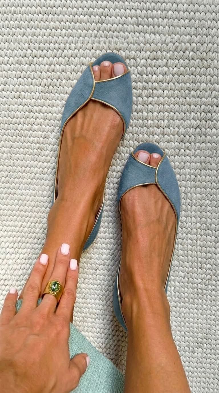 Ballerine d'Orsay spuntate in camoscio beige e oro