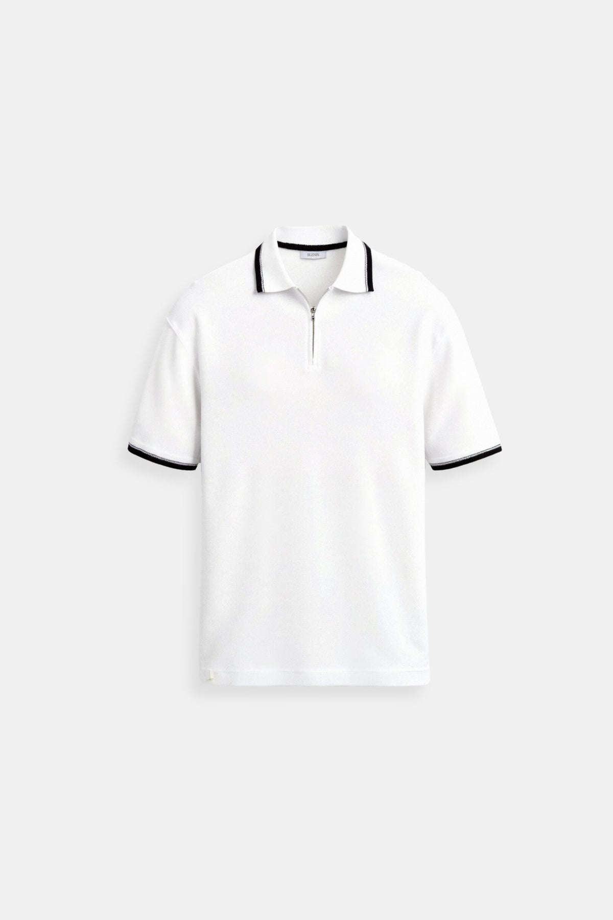 Polo classica con zip e dettagli a contrasto