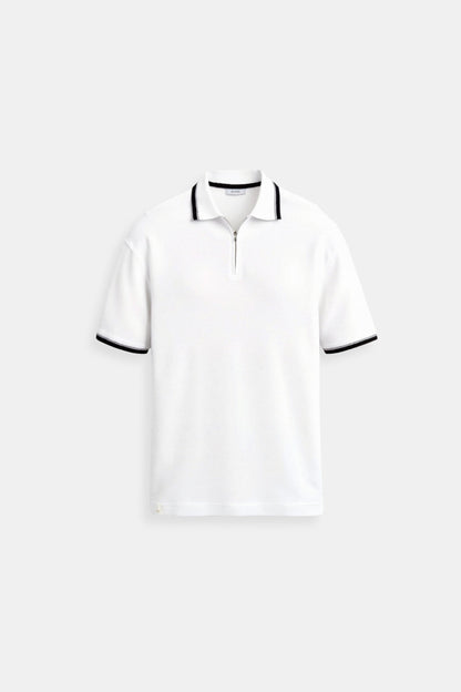Polo classica con zip e dettagli a contrasto