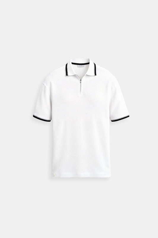 Polo classica con zip e dettagli a contrasto