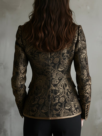 Quiet luxury: giacca in jacquard con revers rovesciati e motivo paisley