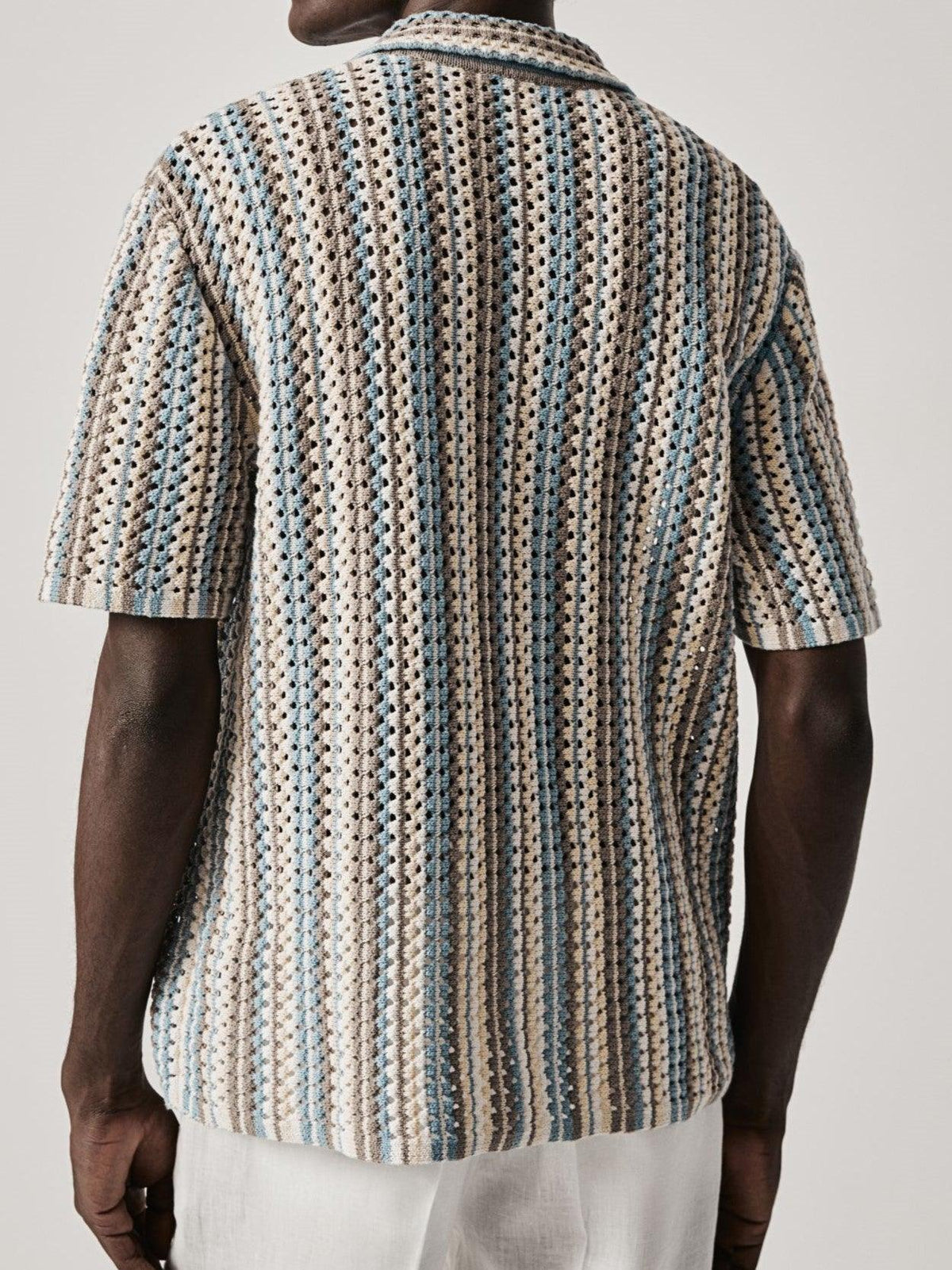 Polo leggero in crochet a righe