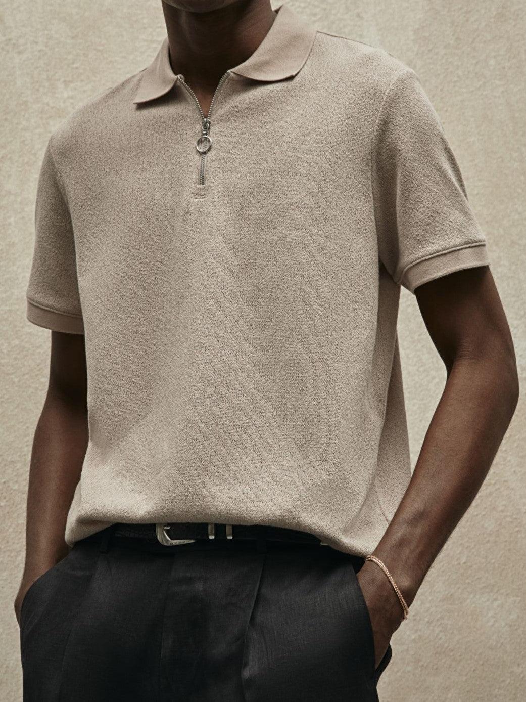 Polo moderna in maglia con zip