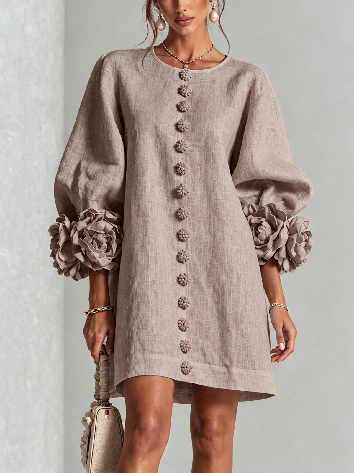 Sadie | Miniabito con bottoni e polsini a fiori