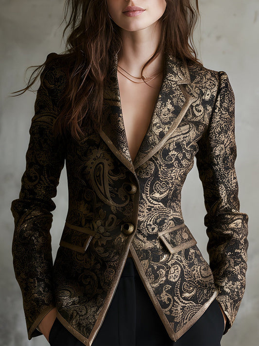 Quiet luxury: giacca in jacquard con revers rovesciati e motivo paisley